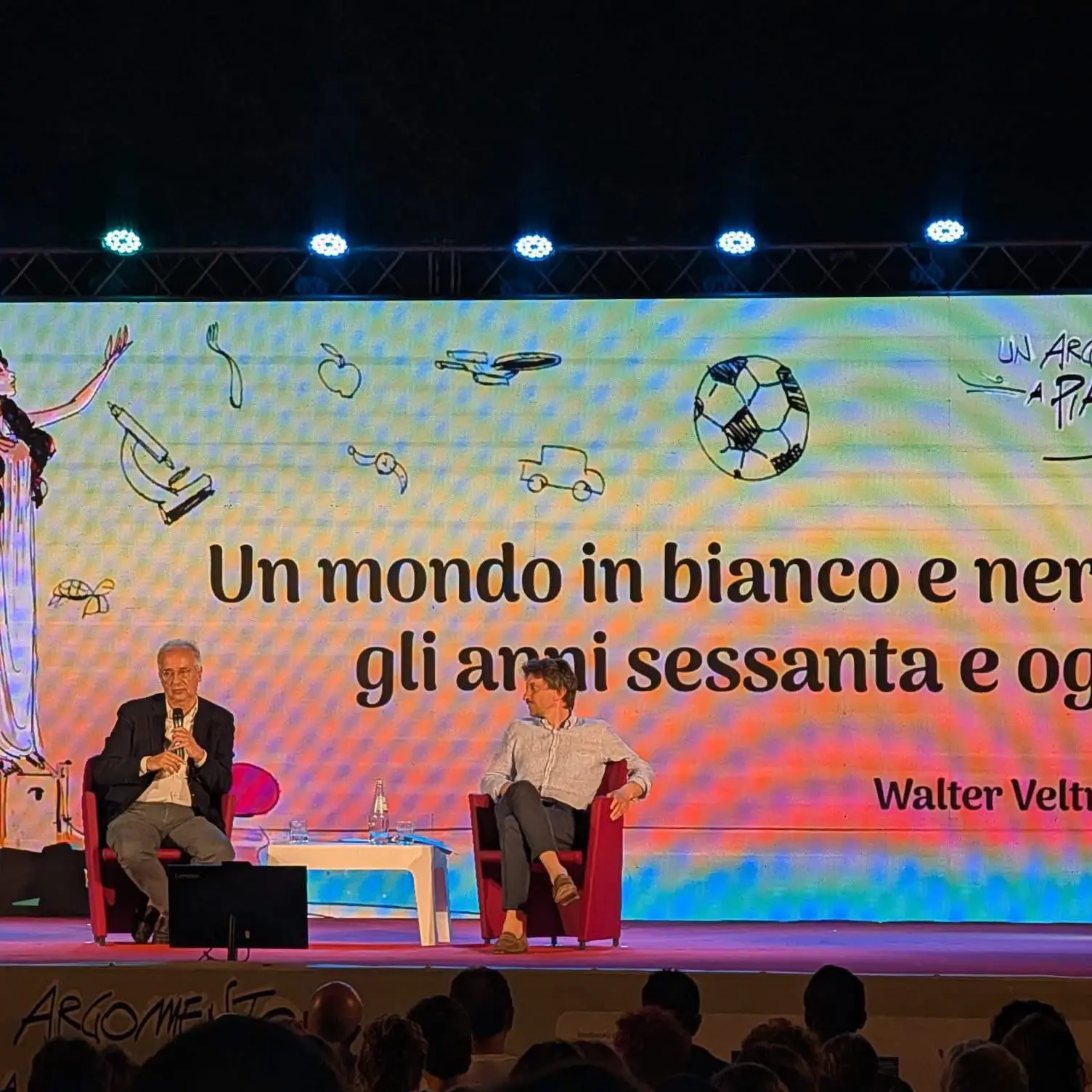 A Roccella Jonica\u00A0Walter Veltroni racconta i suoi anni ‘60:\u00A0«Era il tempo in cui tutto sembrava possibile»\n