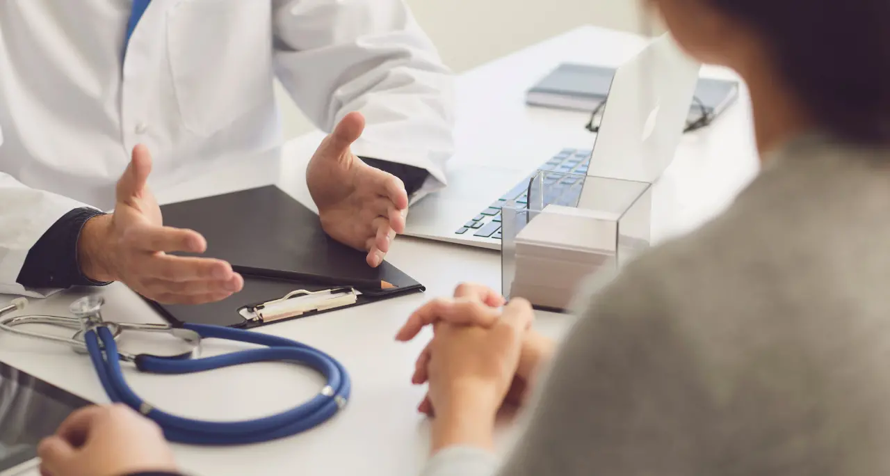 Sanità pubblica malata, cresce la fuga verso il privato. E chi non può permetterselo rinuncia alle cure\n