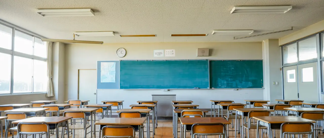 La scuola media dimenticata: una crisi silenziosa nel cuore del sistema educativo italiano\n