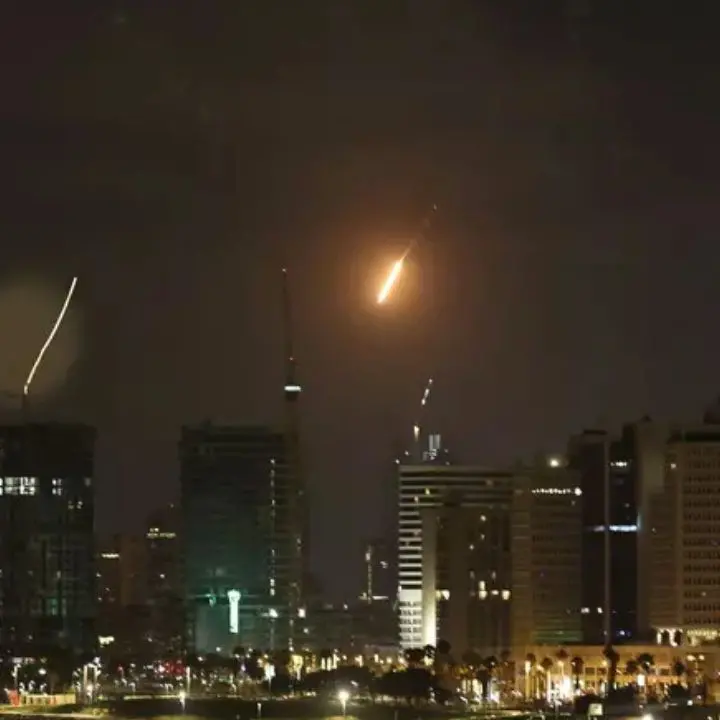 Guerra in Medio Oriente, l’Iran attacca nella notte:\u00A0colpiti il centro e il nord di Israele\n