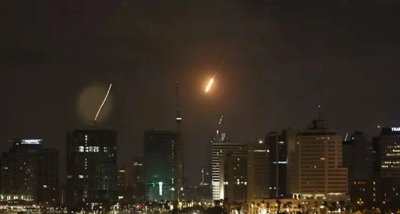 Guerra in Medio Oriente, l’Iran attacca nella notte:\u00A0colpiti il centro e il nord di Israele\n