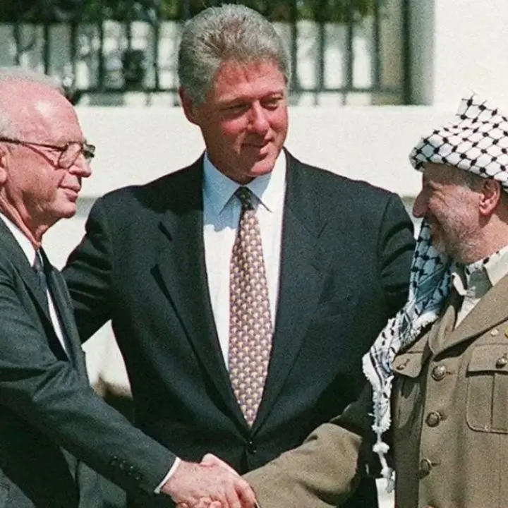 Gli Accordi di Oslo e\u00A0il tempo della speranza: quando Israele e Palestina si riconobbero per la prima volta\n