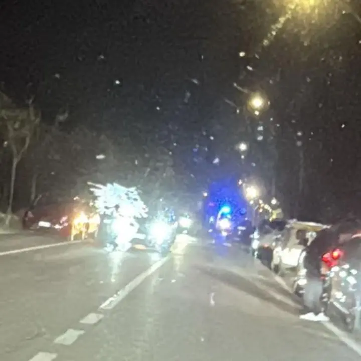 Sparatoria nella notte sul lungomare di Rossano, un ferito trasportato in ospedale\n