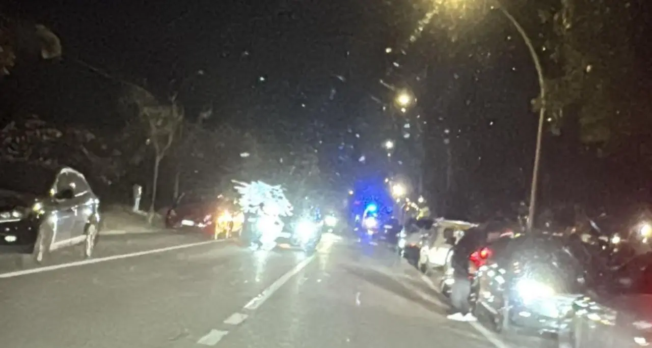 Sparatoria nella notte sul lungomare di Rossano, un ferito trasportato in ospedale\n