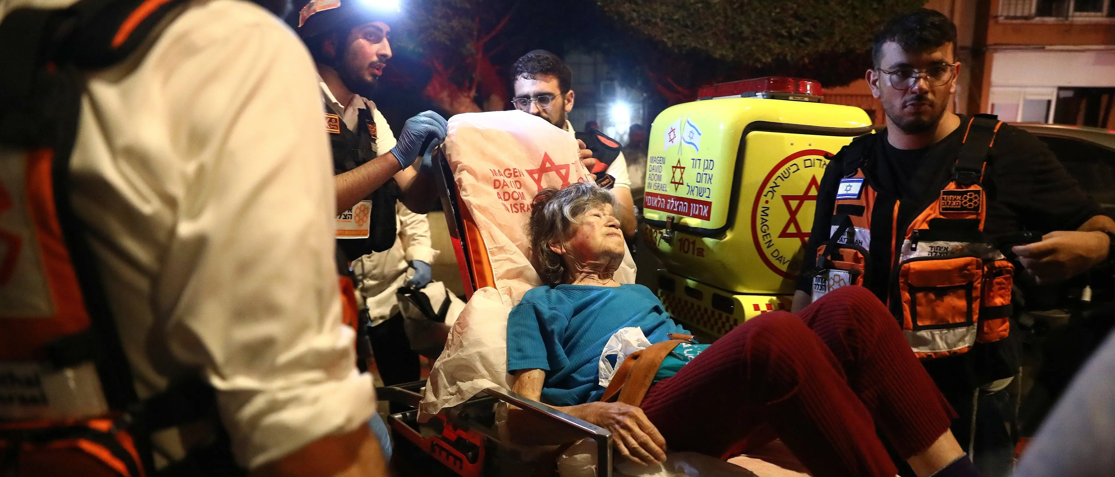 Tel Aviv sotto i missili iraniani: la vita a singhiozzi tra sirene e speranza nella città che resiste\n