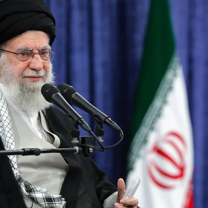 Khamenei nel mirino di Israele: «Trump disse no al raid». E il leader iraniano ora si nasconde nel bunker\n