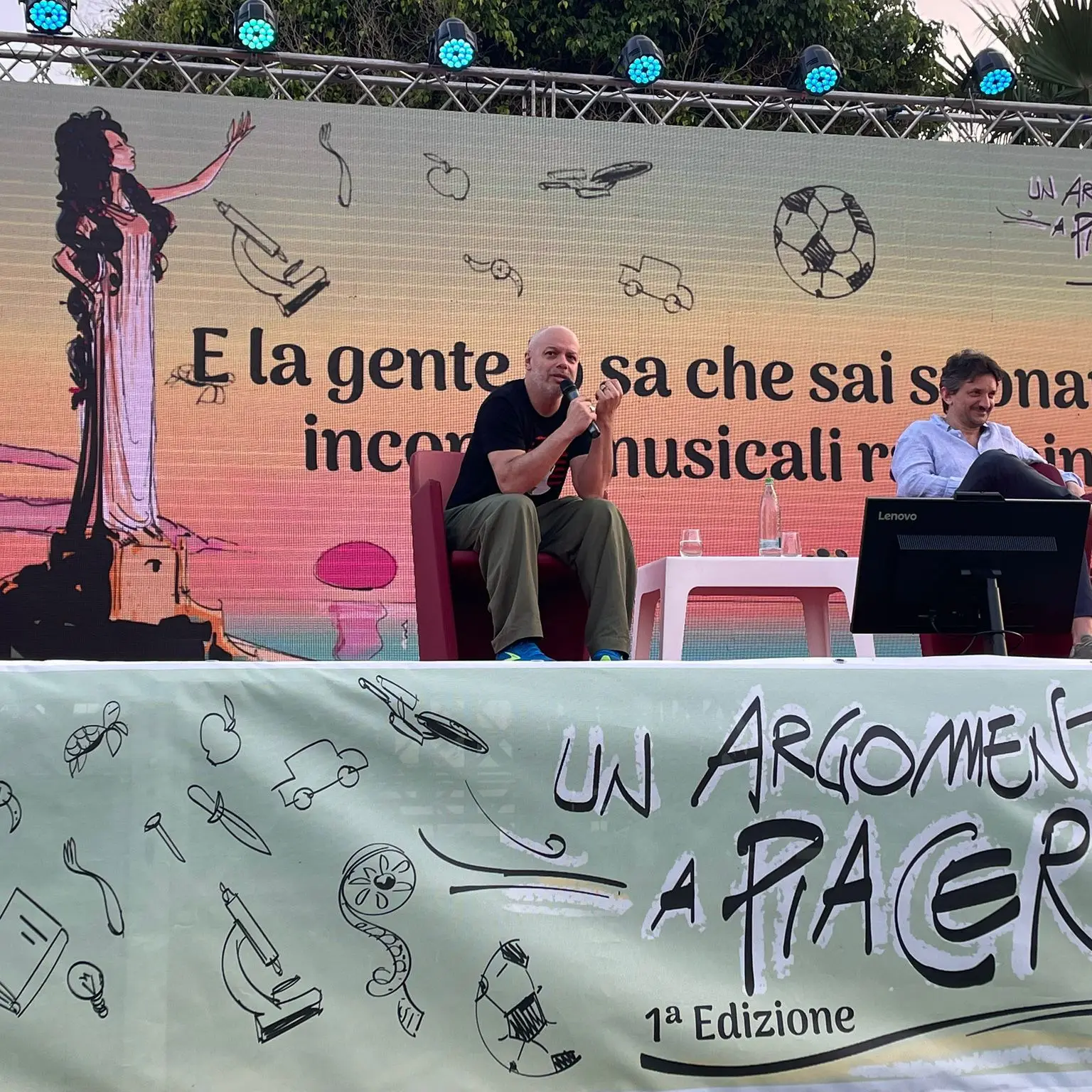 Roccella, Bianchi e Marcorè chiudono in musica il Festival dell’argomento a piacere\n