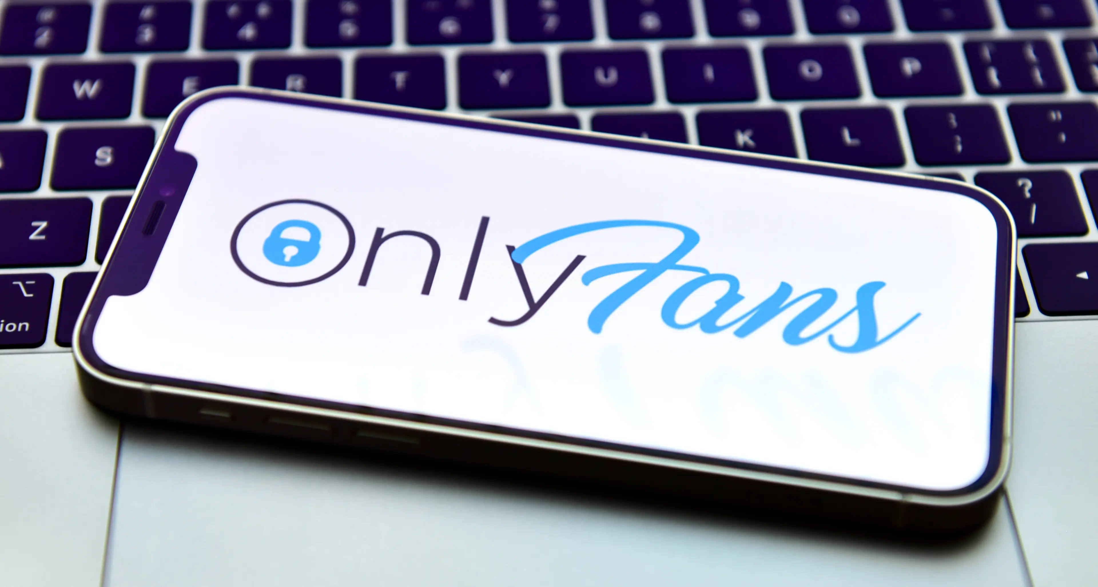 OnlyFans,\u00A0giù la maschera: è una truffa capitalista travestita da rivoluzione sessuale\u00A0\n