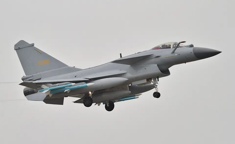 Dai cieli del Kashmir all’Africa: la Cina cambia gli equilibri militari globali tra jet low-cost e addestramento\n