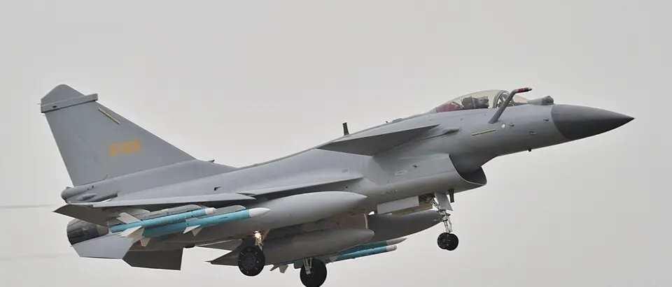 Dai cieli del Kashmir all’Africa: la Cina cambia gli equilibri militari globali tra jet low-cost e addestramento\n