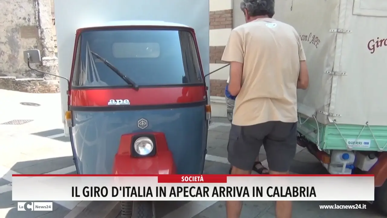 Il giro d'Italia in Apecar arriva in Calabria