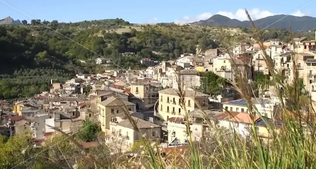 Scioglimento (poi annullato) del Comune di Guardavalle, nessun risarcimento per ex sindaco e un assessore\n