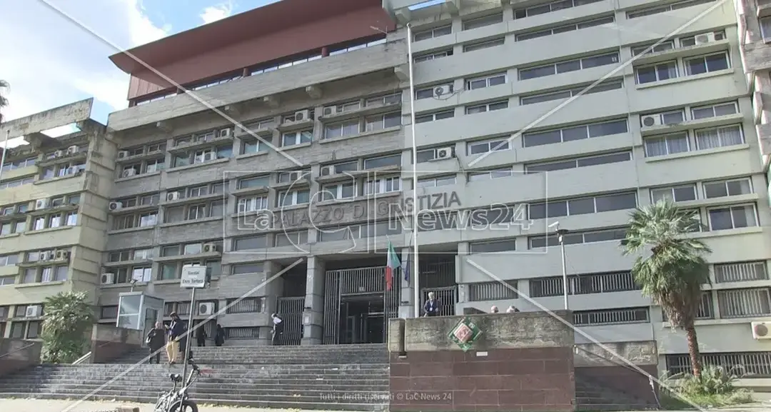 Narcotraffico a Cosenza, disposte due perizie psichiatriche: si accerterà se gli imputati sono in grado o meno di affrontare il processo\n