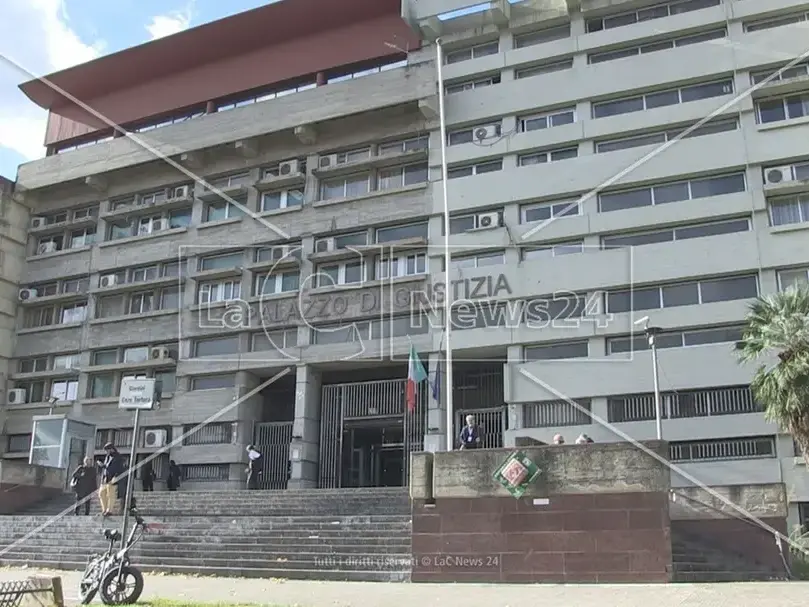 Narcotraffico a Cosenza, disposte due perizie psichiatriche: si accerterà se gli imputati sono in grado o meno di affrontare il processo