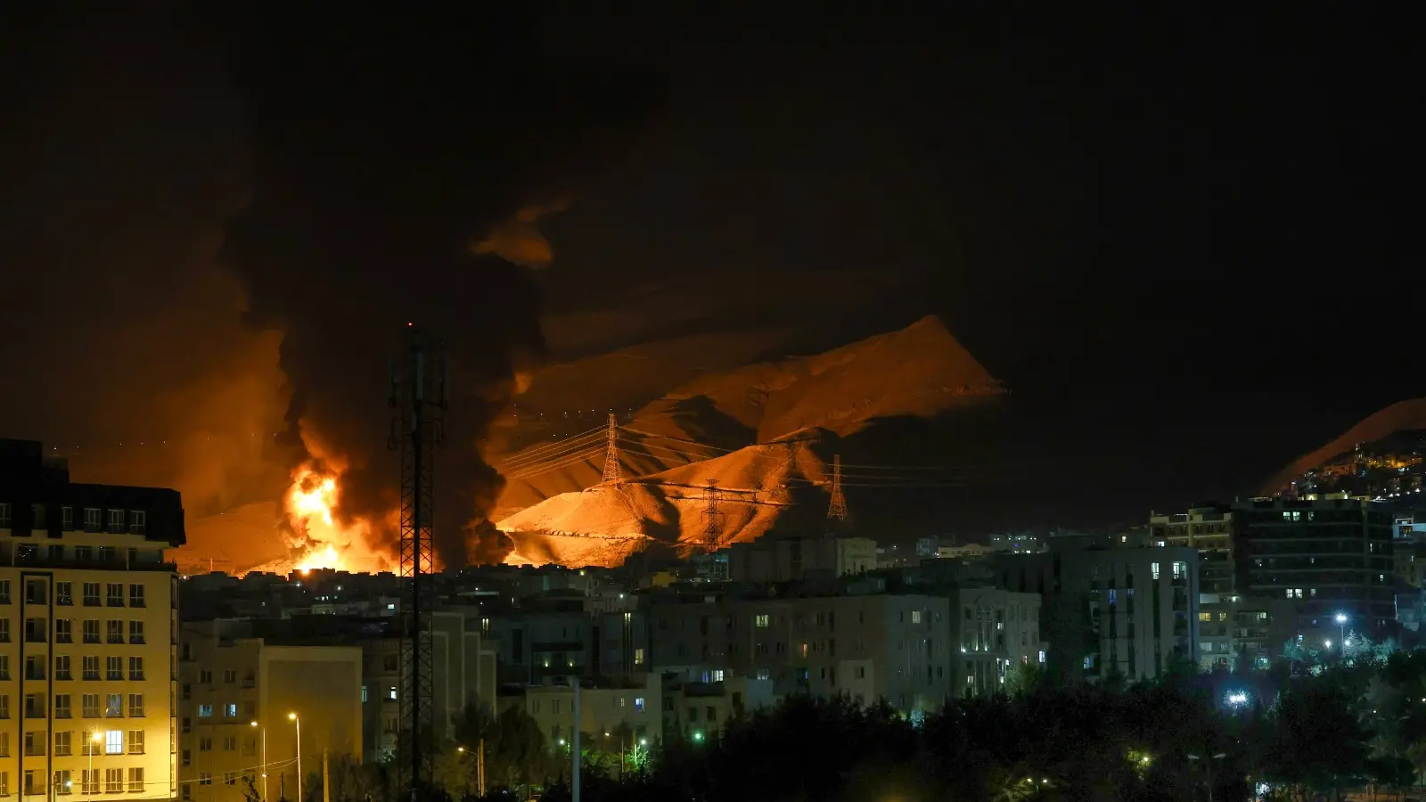 Israele-Iran, Netanyahu rivendica il controllo dei cieli su Teheran e colpisce la tv di stato iraniana\n