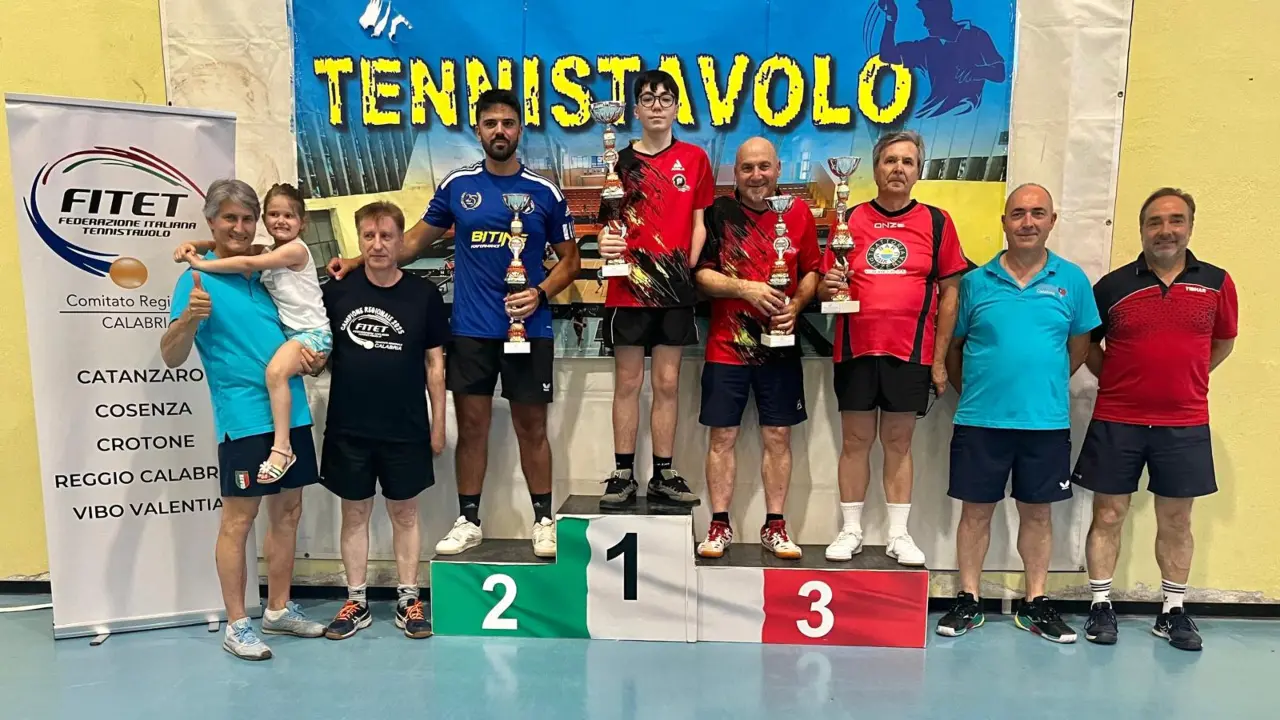 Tennis Tavolo, Spezzano base per il Centro Sud: l’Open interregionale diventa un’esperienza contagiosa\n