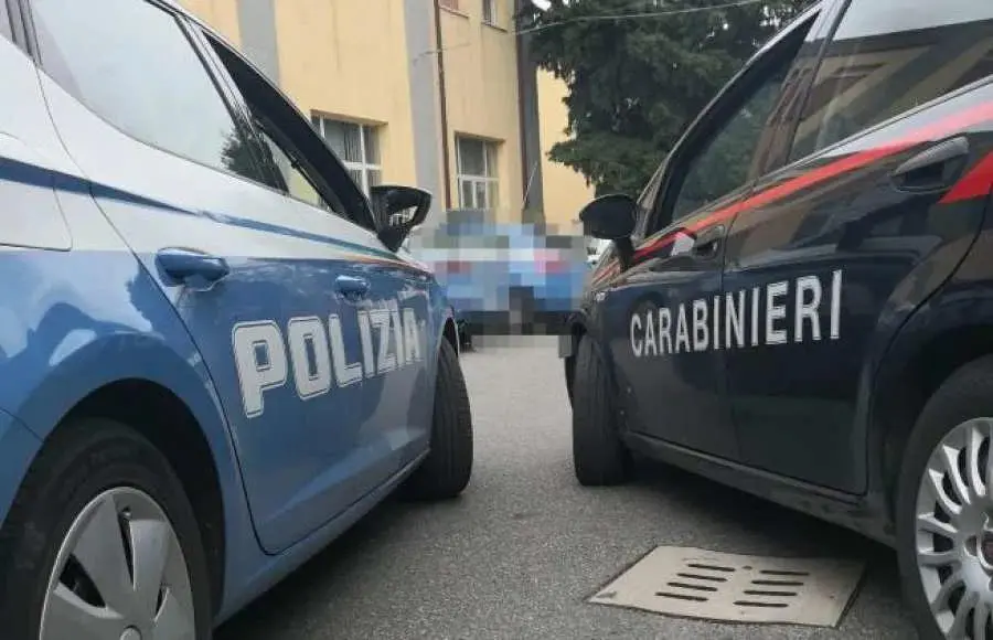 Sparatoria sul lungomare di Rossano: fermati due sospetti per tentato omicidio\n