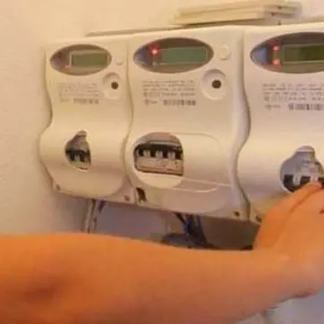 Furto di energia, cavi occultati e contatore manomesso: arrestato un uomo nel Reggino\n