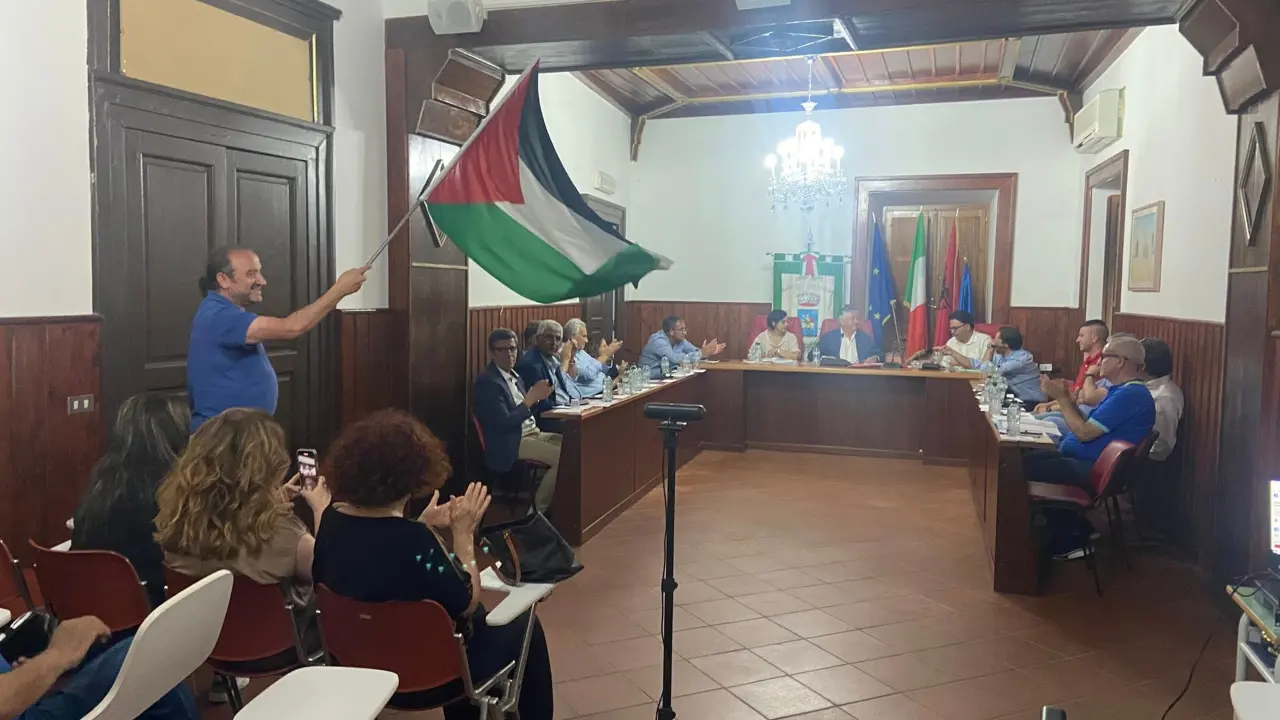 Anche l’Arberia solidarizza con la Palestina: da San Demetrio Corone un messaggio per i diritti umani\n