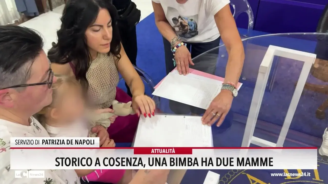 Storico a Cosenza, una bimba ha due mamme