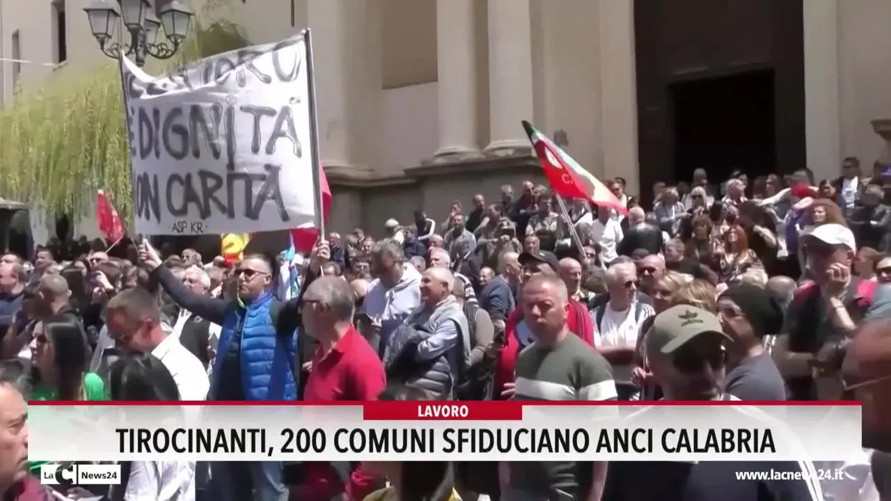 Tirocinanti, 200 Comuni sfiduciano Anci Calabria