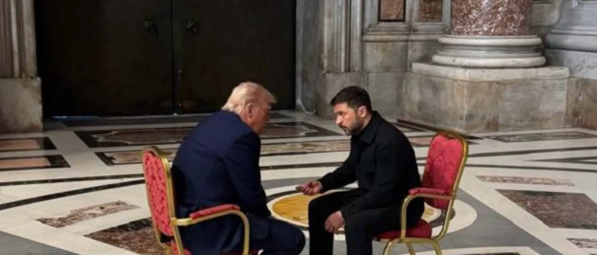 Trump si (auto)proclama «grande mediatore», ma i suoi tentativi di pace sono falliti. E ora minaccia di attaccare l’Iran\n