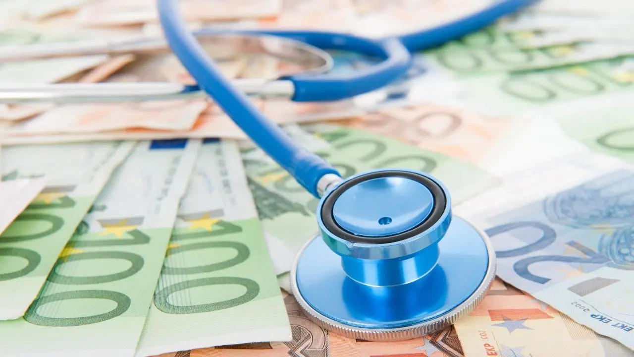 La spesa sanitaria privata vale 46 miliardi: la metà per denti e farmaci. I numeri del rapporto Aiop\n