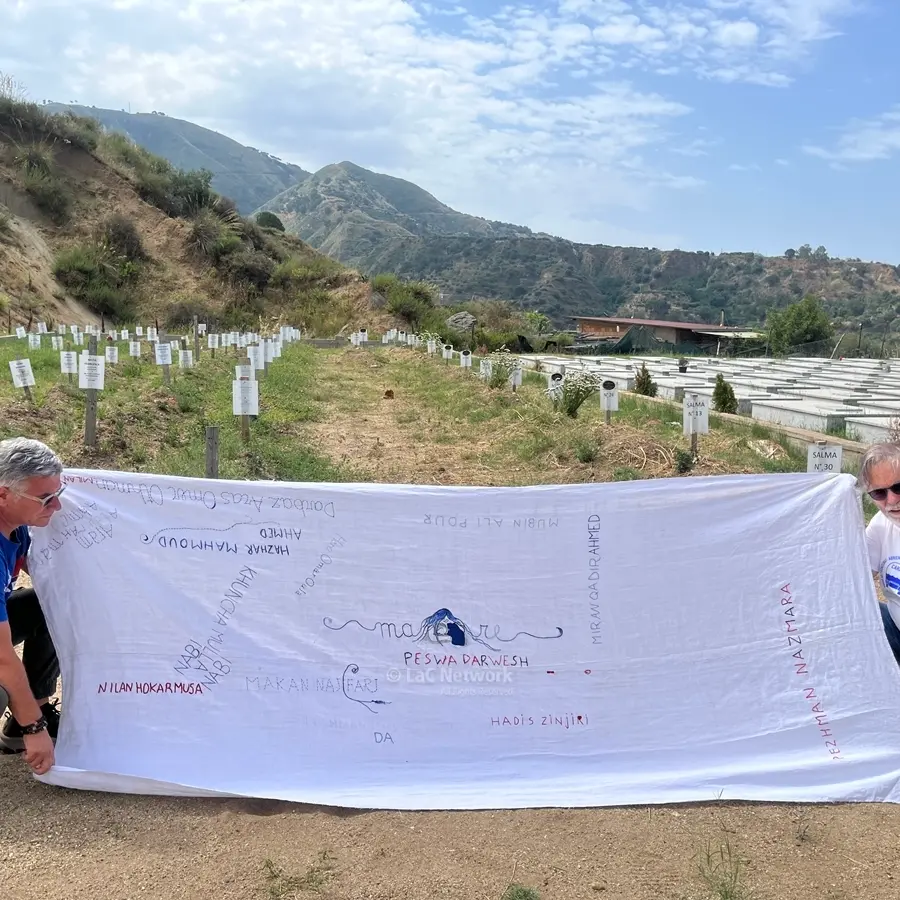 Reggio,\u00A0la Rete 26 febbraio rende omaggio alle 21 vittime del naufragio di Roccella sepolte al cimitero di Armo\u00A0\n