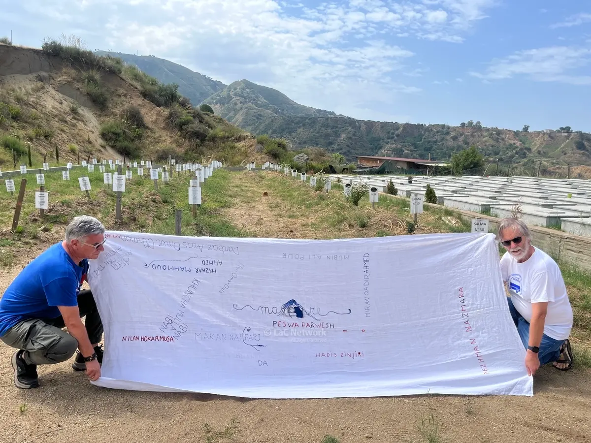 Reggio,\u00A0la Rete 26 febbraio rende omaggio alle 21 vittime del naufragio di Roccella sepolte al cimitero di Armo\u00A0\n