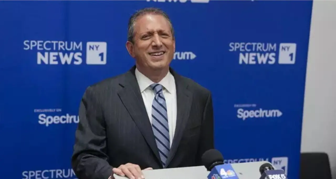 Usa, il candidato a sindaco di New York arrestato dagli agenti dell'immigrazione