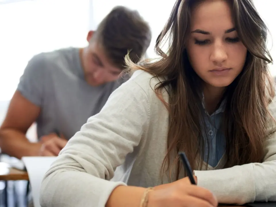 Maturità 2025, via alla prima prova: tra le tracce una frase di Borsellino sui giovani, una poesia di Pasolini e il Gattopardo