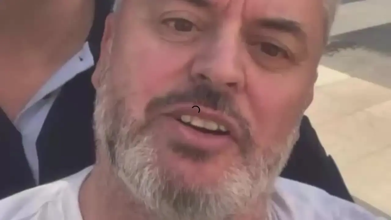 Cosenza, rimossa la statua di Giacomo Mancini: il nipote dell’ex sindaco protesta