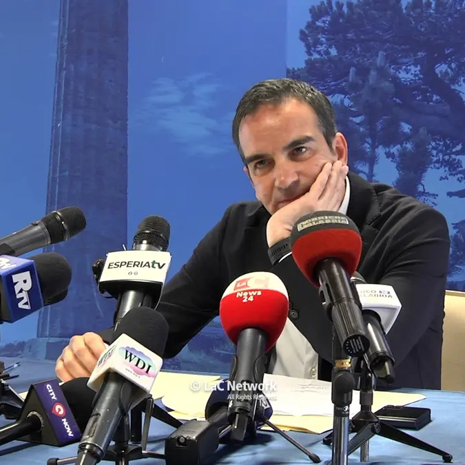 Occhiuto si difende dalle accuse di corruzione: «Mai rapporti societari con Ferraro e della nomina di Posteraro\u00A0non sapevo nulla»\n