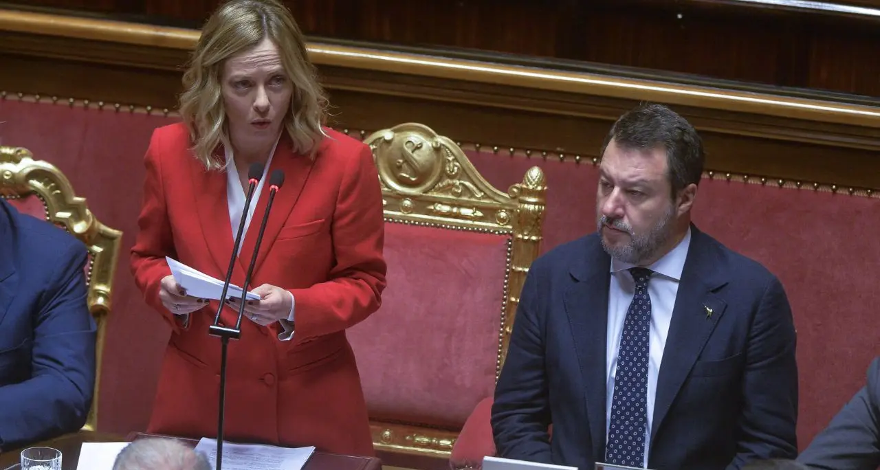 Meloni si smarca da Salvini: sullo scacchiere globale è scontro tra filo-europeismo e asse con Trump