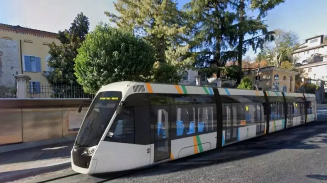 I nuovi tram di Brescia saranno realizzati nello stabilimento Hitachi a Reggio Calabria: commessa da 77 milioni\n