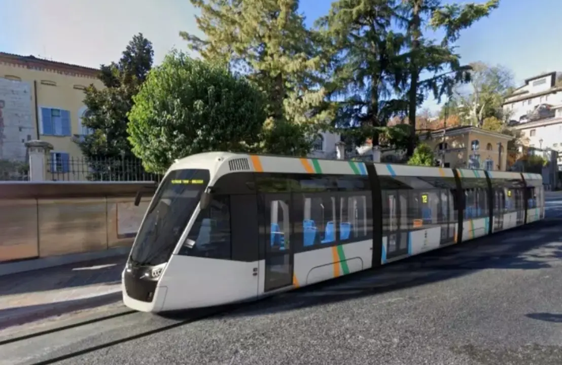 I nuovi tram di Brescia saranno realizzati nello stabilimento Hitachi a Reggio Calabria: commessa da 77 milioni\n