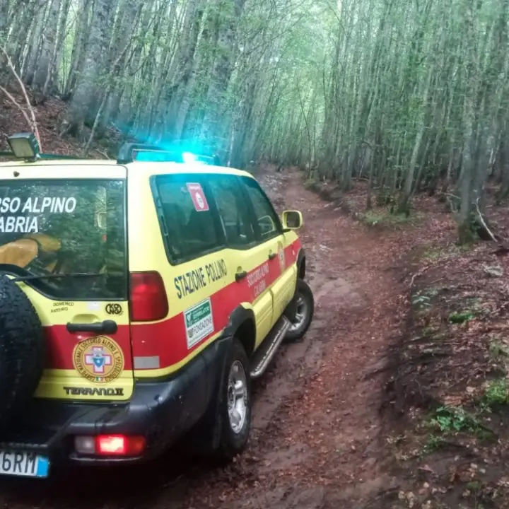 Escursionista colta dal maltempo perde l’orientamento sul Pollino: soccorsa\n