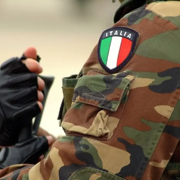 L’Italia si prepara alla guerra ma mancano i soldati: la politica cerca 10mila volontari\n