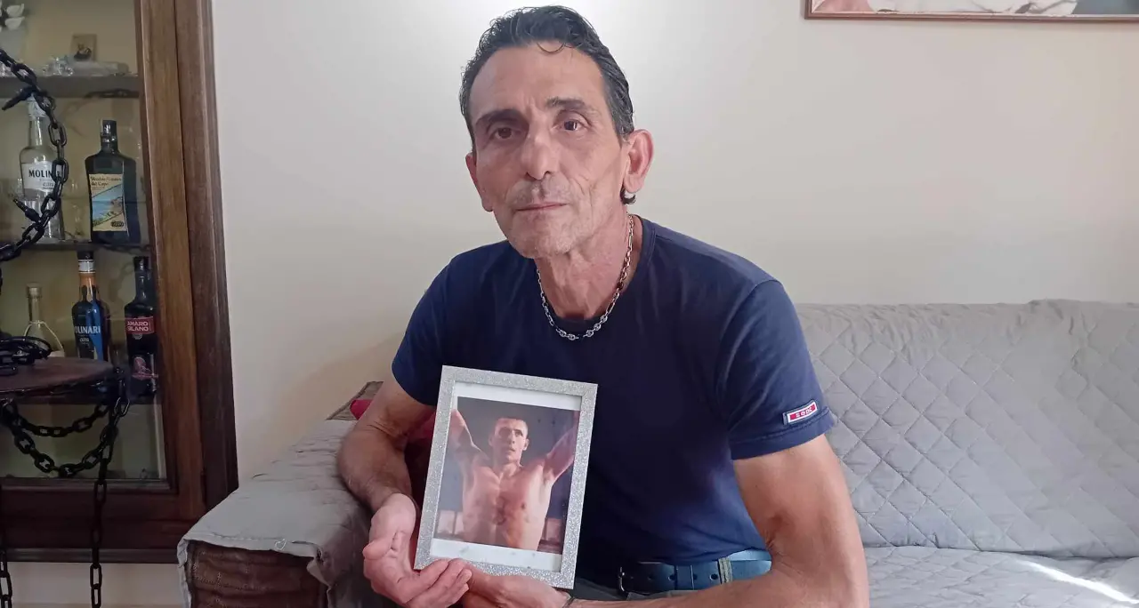 Bisignano, sei anni senza verità per l’omicidio di Luigi Fumarola. Il padre:\u00A0«Attesa infinita, chiediamo giustizia»\n