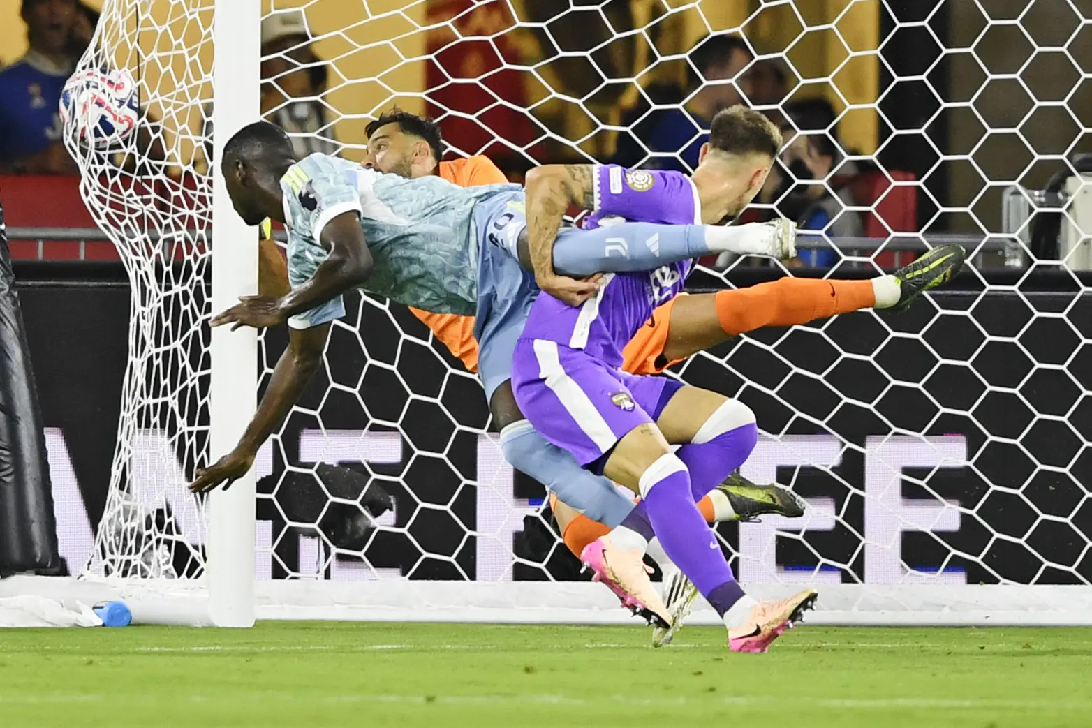 Jun 18, 2025; Washington, District of Columbia, USA; Juventus FC forward Randal Kolo Muani (20) takes a shot on goal during the second half against Al Ain FC during a group stage match of the 2025 FIFA Club World Cup at Audi Field. Mandatory Credit: Hannah Foslien-Imagn Images/Sipa USA