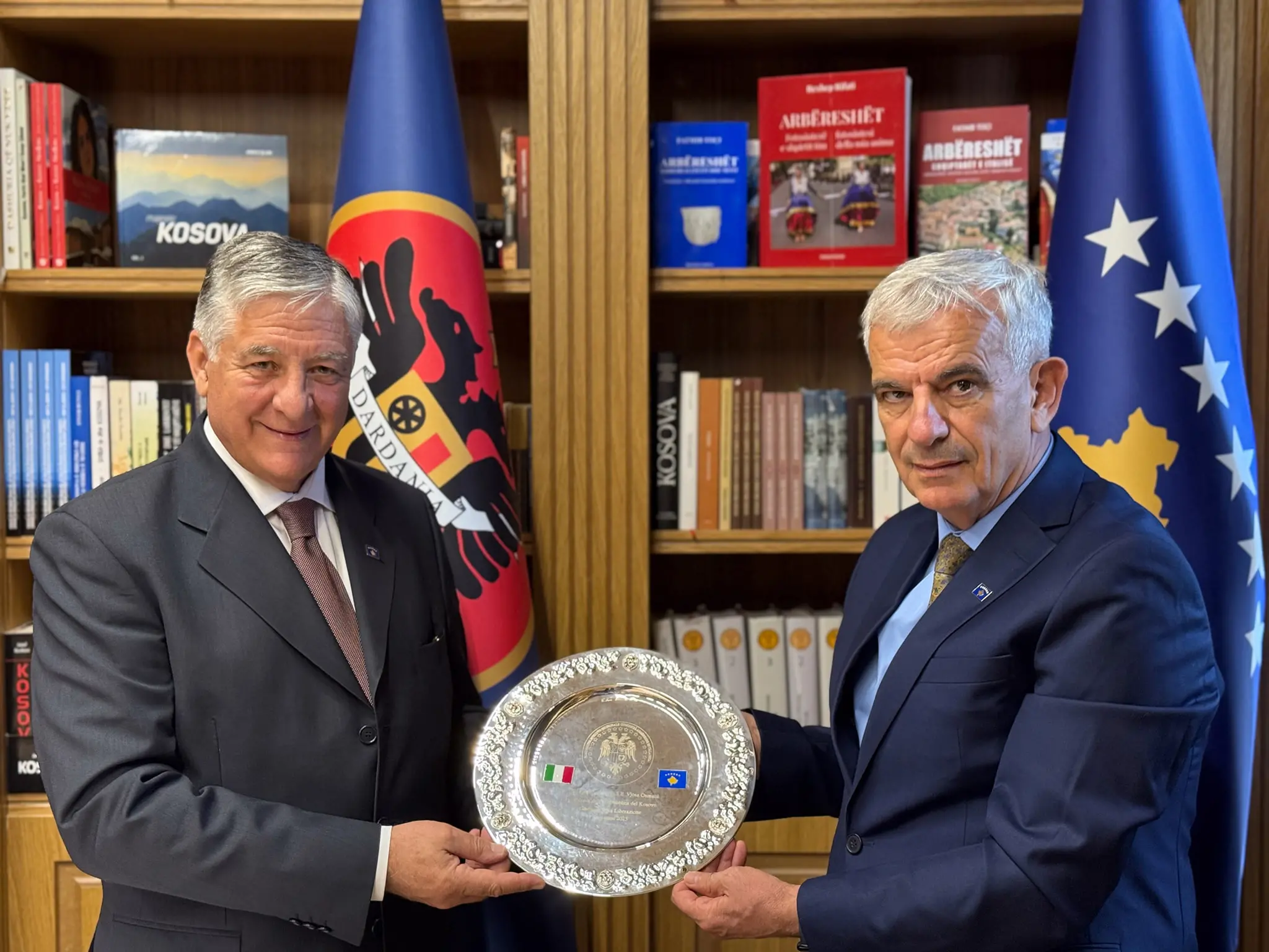 Un ponte d’identità, storia e tradizioni: le comunità arbëreshe di Calabria rafforzano i legami con il Kosovo\u00A0\n