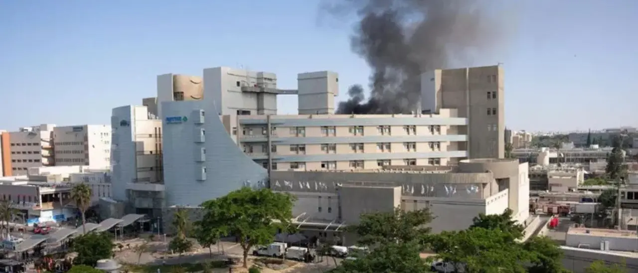 Guerra in Medio Oriente, un missile iraniano colpisce un ospedale nel sud di Israele\n