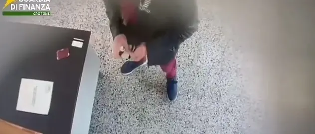 Assenteismo all’Arsac di Crotone, indagati\u00A020 dipendenti: percepivano stipendi per ore mai lavorate\n