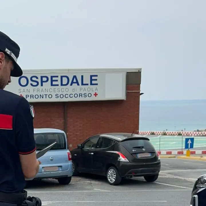 Paola, smaltiva rifiuti ospedalieri nelle griglie di raccolta acque: denunciata infermiera professionale\n
