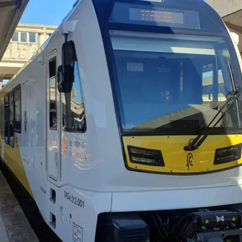 L’inchiesta per corruzione, i sindacati preoccupati per Ferrovie della Calabria:\u00A0«Bene pubblico che va difeso»\n