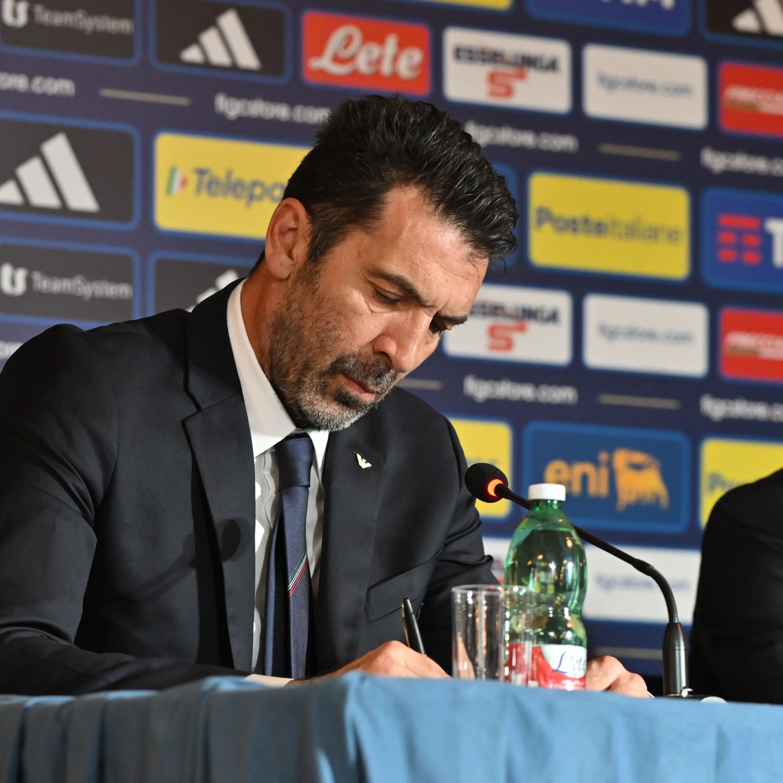 Buffon lascia la Nazionale dopo Gravina: addio al ruolo di capodelegazione\n