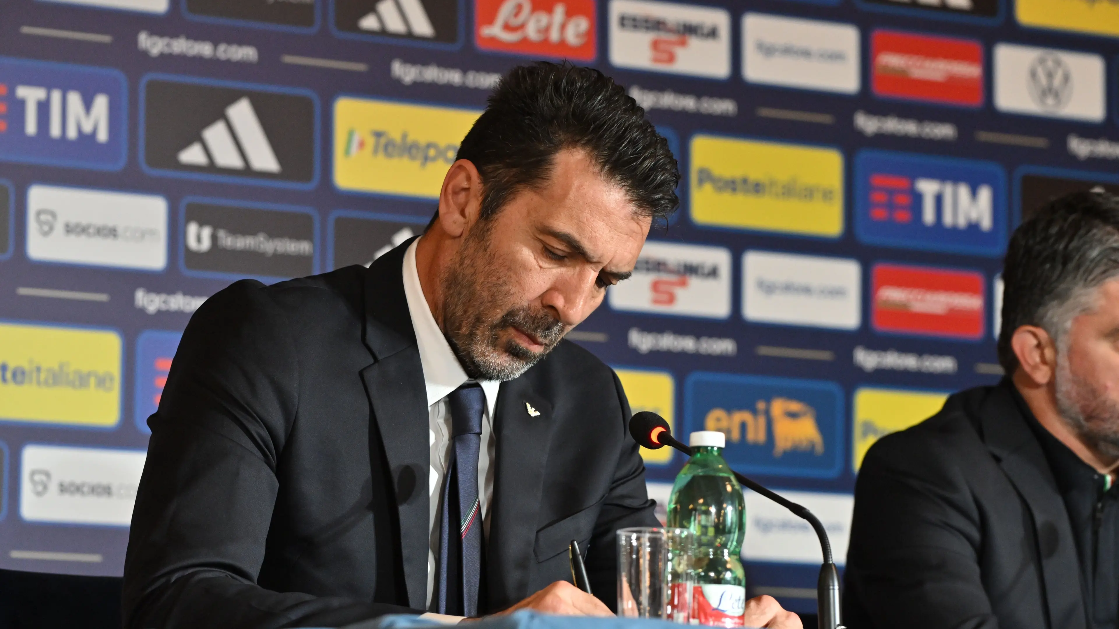 Buffon lascia la Nazionale dopo Gravina: addio al ruolo di capodelegazione\n