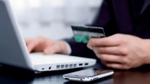 Occhio ai conti online, boom di truffe bancarie: esposti in crescita e rischi digitali sempre più alti per i clienti\n