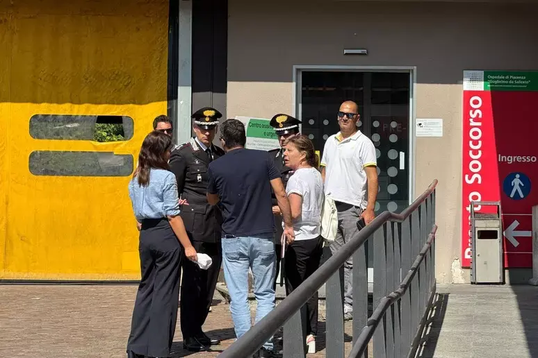 Piacenza, feto ritrovato nel cestino di un bagno dell’ospedale:\u00A0analisi su alcune tracce di sangue\n