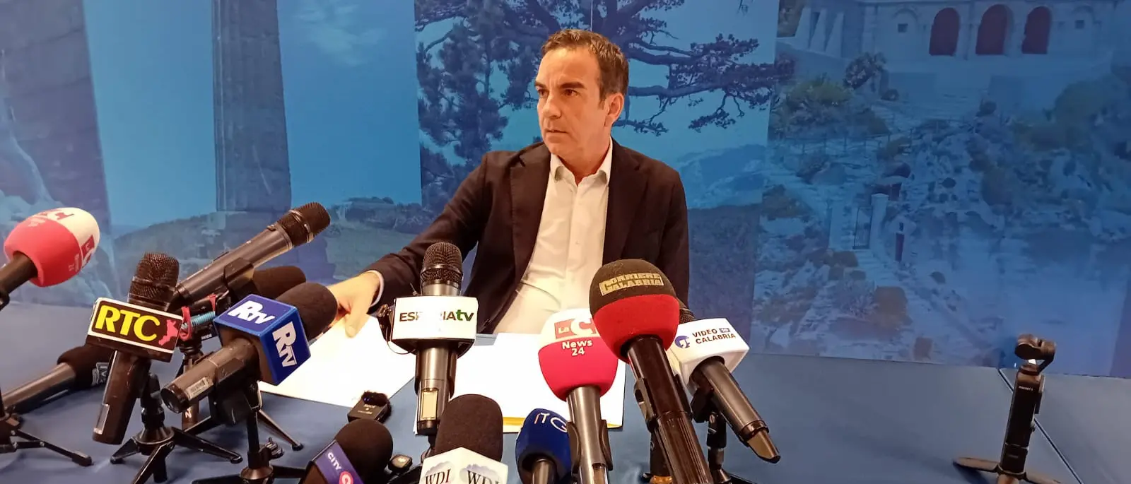 L’inchiesta su Occhiuto, la guerra nell’Anci e Sbarra al Governo: i tre fronti caldissimi per Forza Italia in Calabria